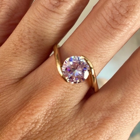 ❤️Beautiful Solitary Ring 2.0ct White CZ Ring - Picture 2 of 8